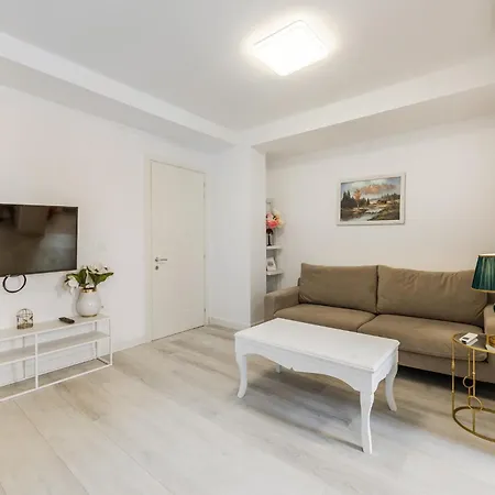 Leo's Garden View By Pikhost * Tirana