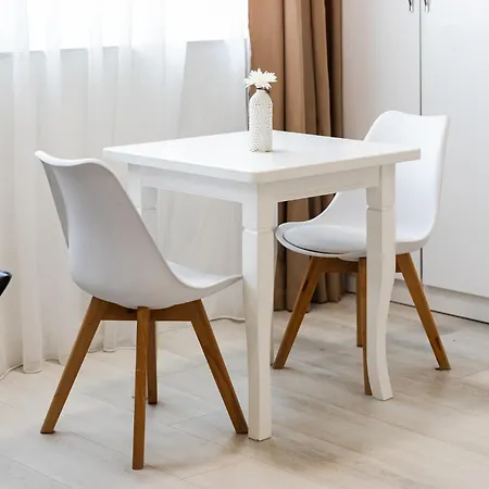 Leo's Garden View By Pikhost *