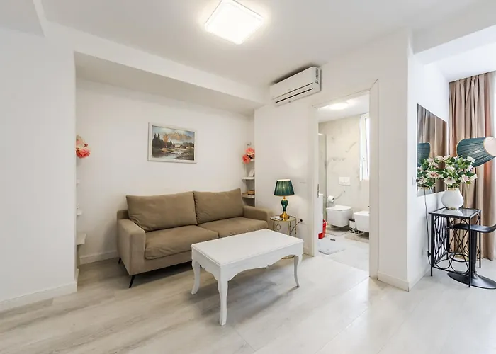 Leo's Garden View By Pikhost Apartamento