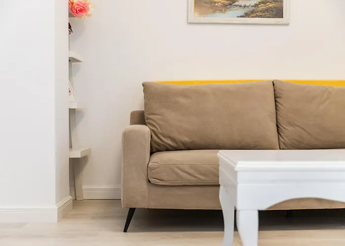 Leo's Garden View By Pikhost Apartamento