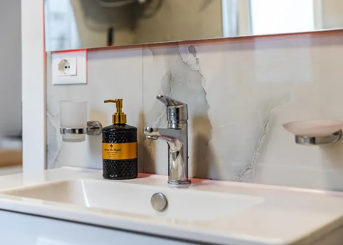 Leo's Garden View By Pikhost * Tirana