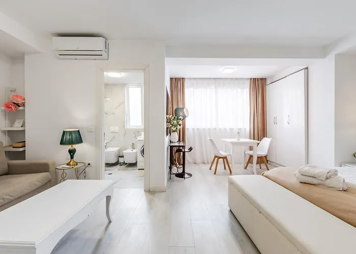 Leo's Garden View By Pikhost Apartamento *