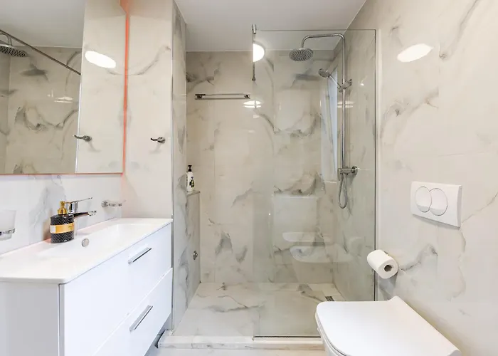 Leo's Garden View By Pikhost Tirana