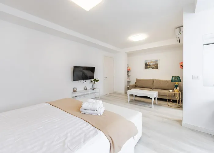 Leo's Garden View By Pikhost Apartamento *