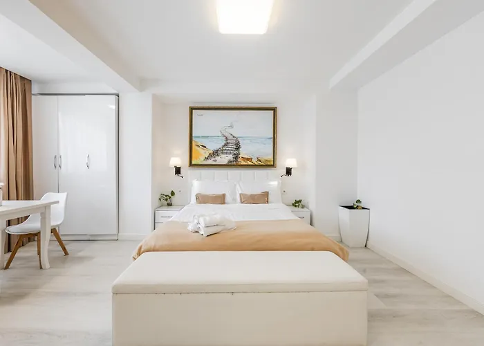 Leo's Garden View By Pikhost Apartamento