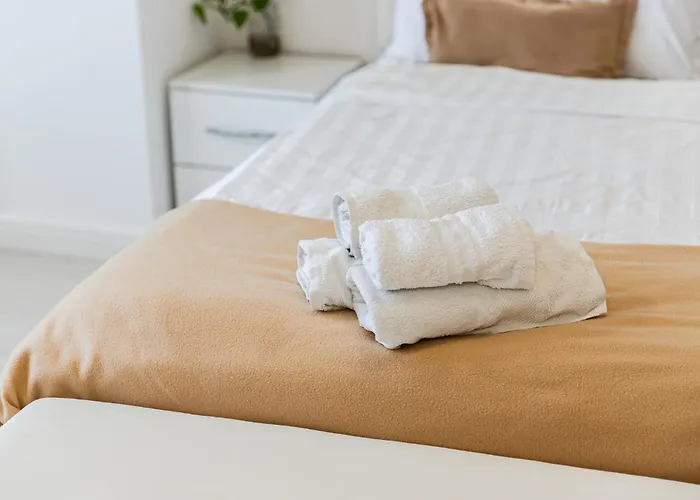 Apartamento Leo's Garden View By Pikhost Tirana