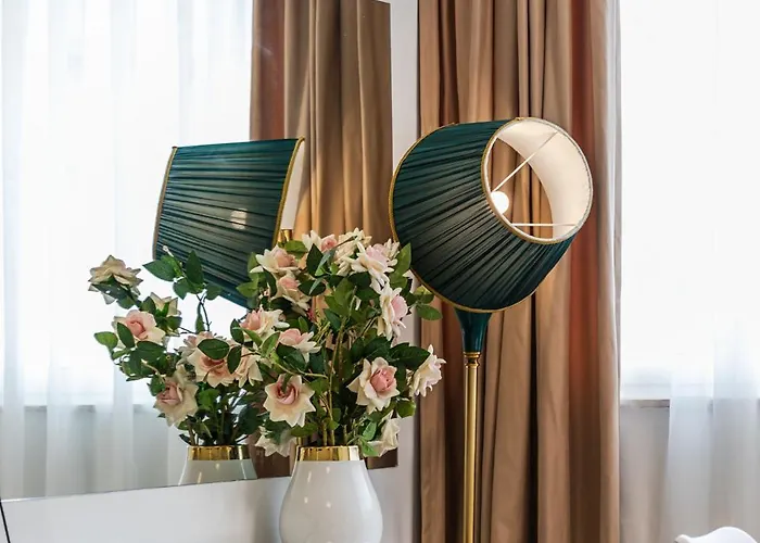 Leo's Garden View By Pikhost Apartamento